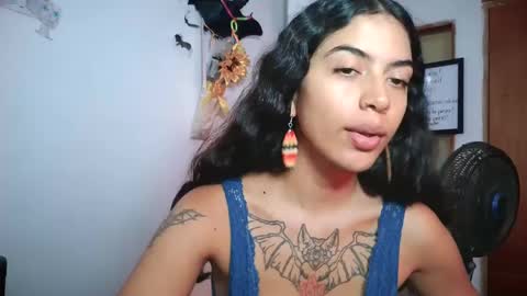 Snapshot of antoniabloom chatting on 09/13/25, 07:57 Antonia online show from 09/13/25, 07:57