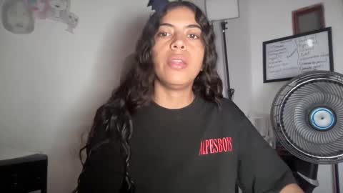 Snapshot of antoniabloom chatting on 09/22/25, 02:02 Antonia online show from 09/22/25, 02:02