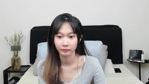 Snapshot of antoniaina chatting on 12/15/25, 11:25 Aina online show from 12/15/25, 11:25