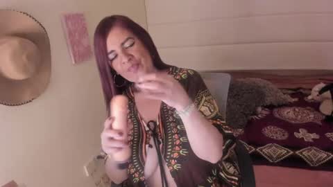 Snapshot of antoniasalas chatting on 04/10/26, 03:45 antoniasalas online show from 04/10/26, 03:45