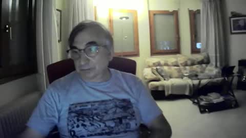Antonio online show from 12/24/24, 10:17