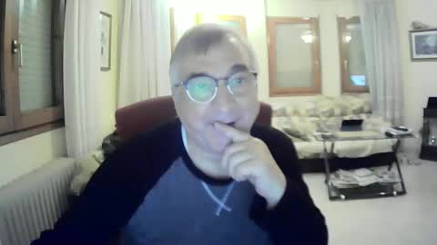 Antonio online show from 02/14/25, 01:13