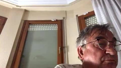 Antonio online show from 10/05/25, 03:54