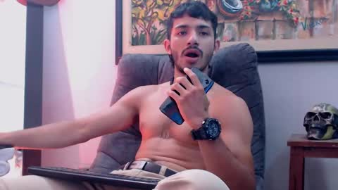 Snapshot of antoniocuervo chatting on 12/18/24, 03:55 Hadez online show from 12/18/24, 03:55
