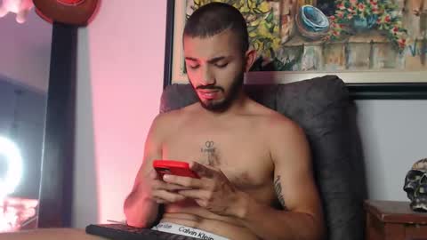 Snapshot of antoniocuervo chatting on 01/13/25, 10:24 Hadez online show from 01/13/25, 10:24