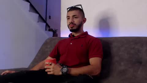 Snapshot of antoniocuervo chatting on 01/16/25, 01:25 Hadez online show from 01/16/25, 01:25