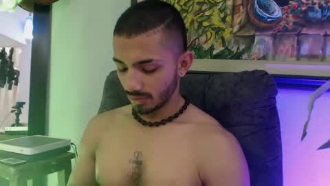 Snapshot of antoniocuervo chatting on 02/08/25, 01:22 Hadez online show from 02/08/25, 01:22