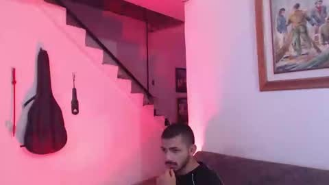Snapshot of antoniocuervo chatting on 02/13/25, 12:21 Hadez online show from 02/13/25, 12:21