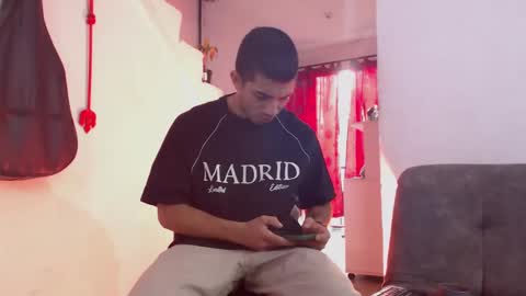 Snapshot of antoniocuervo chatting on 03/01/25, 12:34 Hadez online show from 03/01/25, 12:34