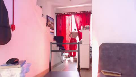 Snapshot of antoniocuervo chatting on 03/02/25, 04:21 Hadez online show from 03/02/25, 04:21