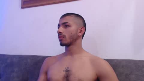 Snapshot of antoniocuervo chatting on 03/11/25, 12:17 Hadez online show from 03/11/25, 12:17