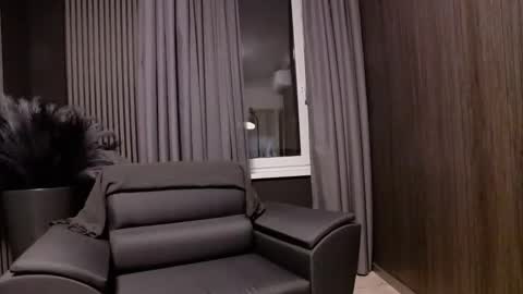 Snapshot of antoniovalentinidiamond chatting on 11/21/25, 08:07 HI My name is Antonio online show from 11/21/25, 08:07