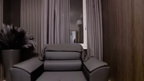 Snapshot of antoniovalentinidiamond chatting on 11/22/25, 07:57 HI My name is Antonio online show from 11/22/25, 07:57