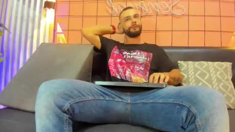 Juan Camilo online show from 02/16/25, 01:03