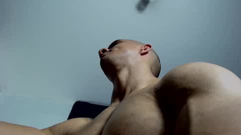 Instagram miguelangel1802  online show from 02/03/25, 05:18