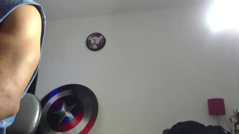 Instagram miguelangel1802  online show from 03/09/25, 04:38