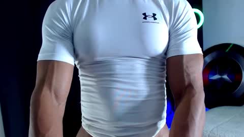 Instagram miguelangel1802  online show from 09/17/25, 03:30