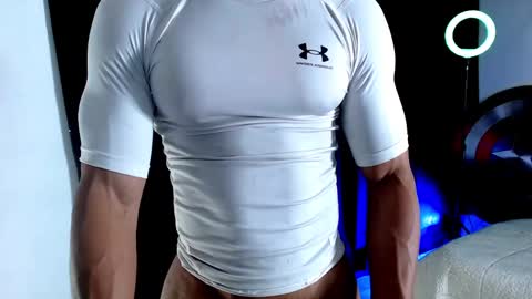 Snapshot of antonywebb94 chatting on 11/04/25, 05:56 Instagram miguelangel1802 online show from 11/04/25, 05:56