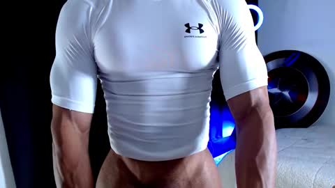 Snapshot of antonywebb94 chatting on 11/13/25, 04:39 Instagram miguelangel1802 online show from 11/13/25, 04:39