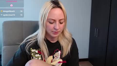 Snapshot of anttoniia chatting on 12/11/24, 09:34 Antonia online show from 12/11/24, 09:34