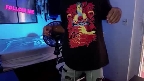 AnuarDHM online show from 12/02/25, 03:51