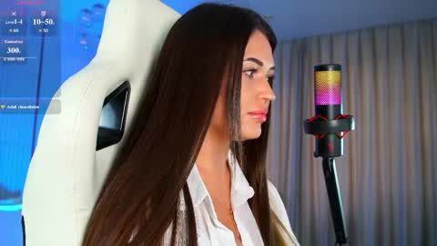 Snapshot of anutka_chocolatee chatting on 06/05/26, 02:51 Anna online show from 06/05/26, 02:51