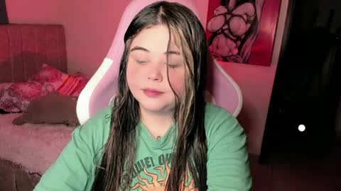   Independent model  online show from 05/15/26, 01:01