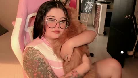   Independent model  online show from 05/22/26, 05:51
