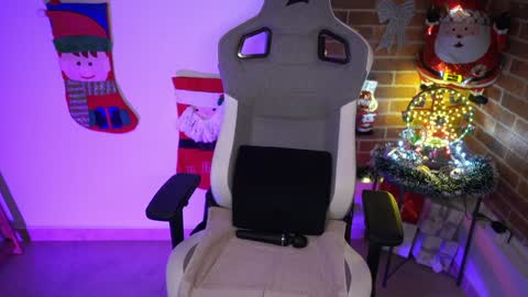 anya online show from 12/11/24, 10:14