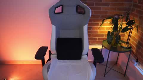 anya online show from 01/18/25, 07:37