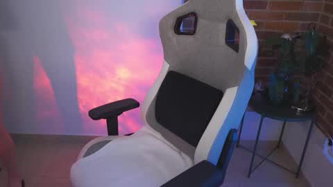 anya online show from 02/16/25, 07:16