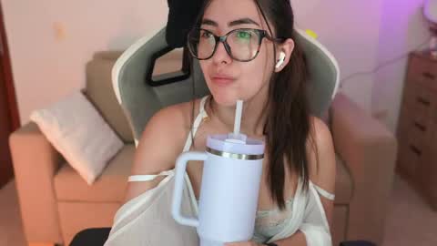 anya online show from 06/07/26, 09:51