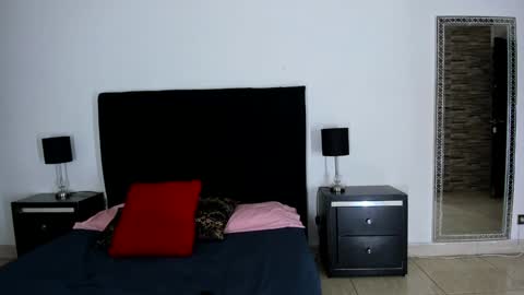 I am Anya online show from 12/28/24, 10:23
