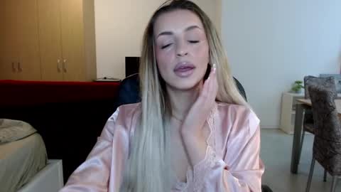 Anya online show from 05/18/26, 09:20