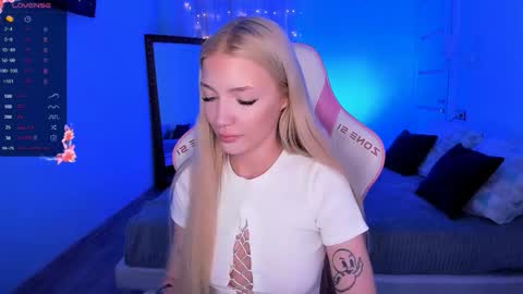 Anya online show from 10/03/25, 04:42