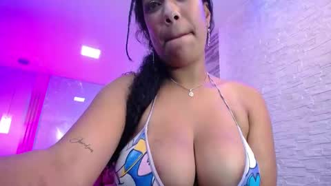 Snapshot of anyelaevansx chatting on 01/24/25, 04:49 Anyela online show from 01/24/25, 04:49