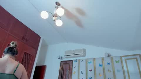 Anyela  online show from 11/10/25, 02:43