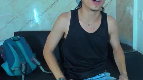 Snapshot of anyelo_sexyhot chatting on 10/17/25, 12:19 anyelo_sexyhot online show from 10/17/25, 12:19