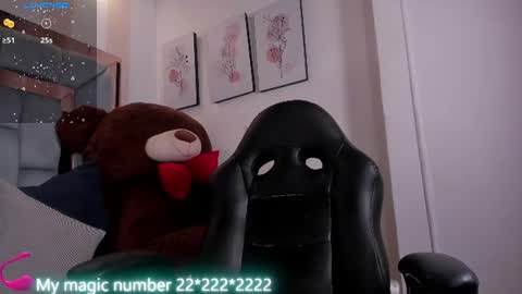Anyi online show from 07/06/26, 12:24
