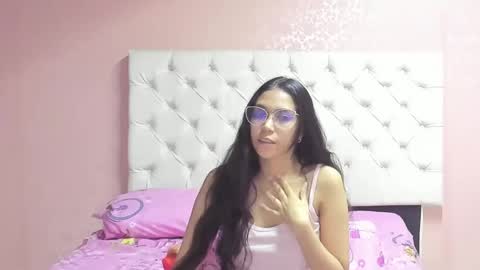 Snapshot of aome_rainbow2 chatting on 02/15/25, 06:02 Aome Rainbow online show from 02/15/25, 06:02