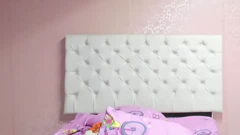 Snapshot of aome_rainbow2 chatting on 02/23/25, 10:09 Aome Rainbow online show from 02/23/25, 10:09