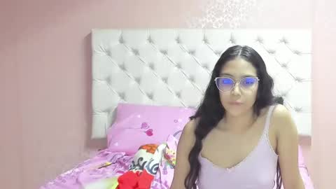 Snapshot of aome_rainbow2 chatting on 02/24/25, 04:27 Aome Rainbow online show from 02/24/25, 04:27