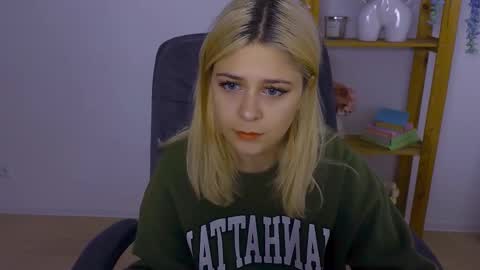 ApheliaStar online show from 10/28/25, 03:58