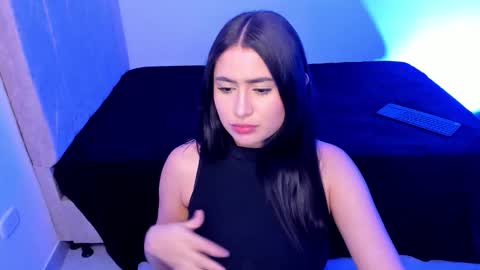 Snapshot of aphril_cavalli chatting on 01/19/26, 07:45 Aphril online show from 01/19/26, 07:45