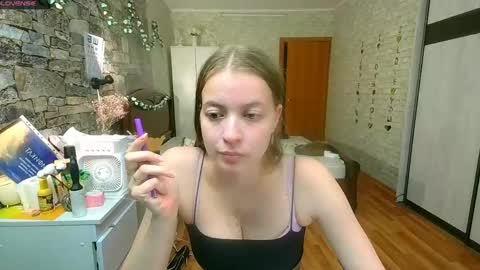 Aphrodite online show from 05/17/26, 03:41
