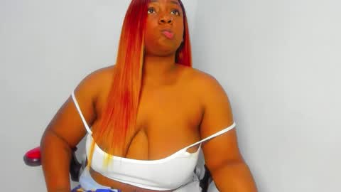 Snapshot of aphrodites_ass chatting on 11/22/25, 01:26 Tati Colombian online show from 11/22/25, 01:26