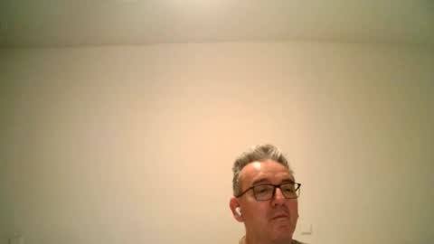 Snapshot of apixaba chatting on 02/16/25, 09:59 furry bear online show from 02/16/25, 09:59