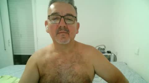 Snapshot of apixaba chatting on 09/12/25, 09:59 furry bear online show from 09/12/25, 09:59
