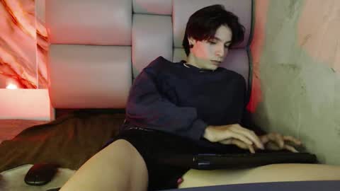 Apolo online show from 10/13/25, 09:59