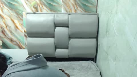 Apolo online show from 10/19/25, 02:34